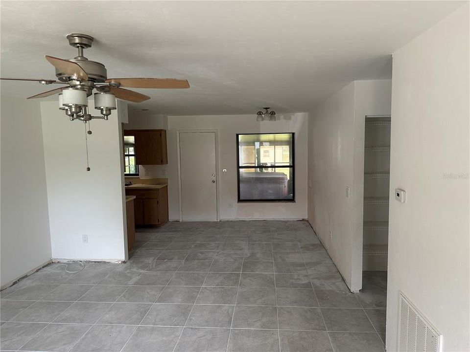 For Rent: $1,525 (3 beds, 1 baths, 1064 Square Feet)