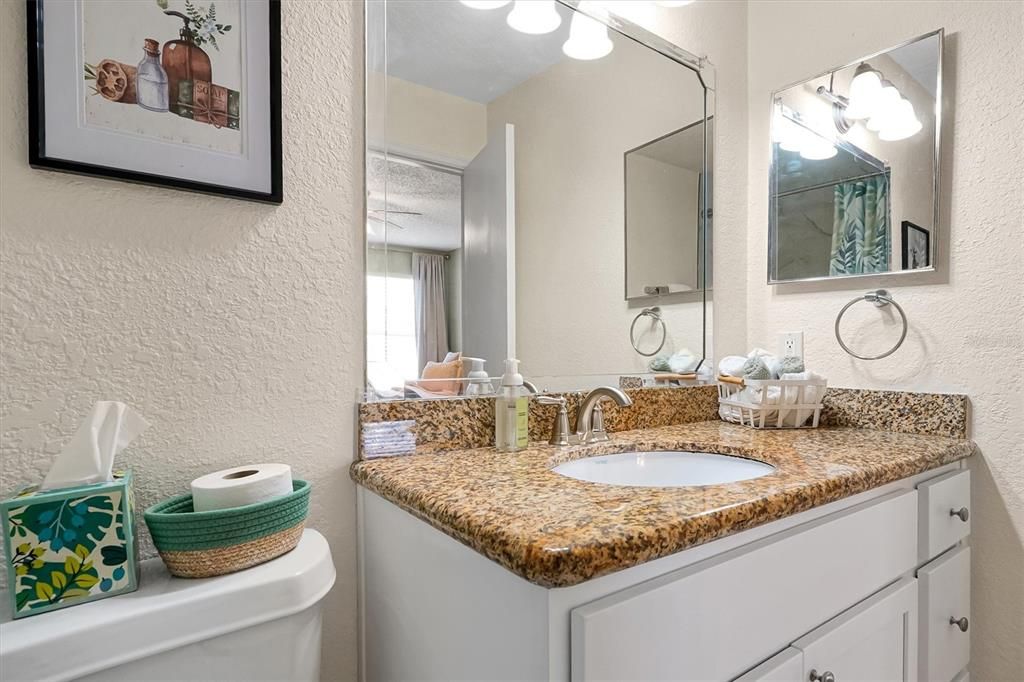 For Rent: $1,600 (2 beds, 2 baths, 1028 Square Feet)