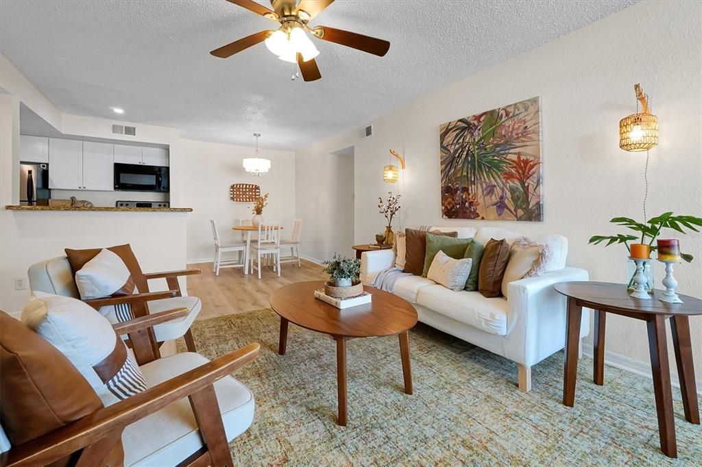 For Rent: $1,600 (2 beds, 2 baths, 1028 Square Feet)