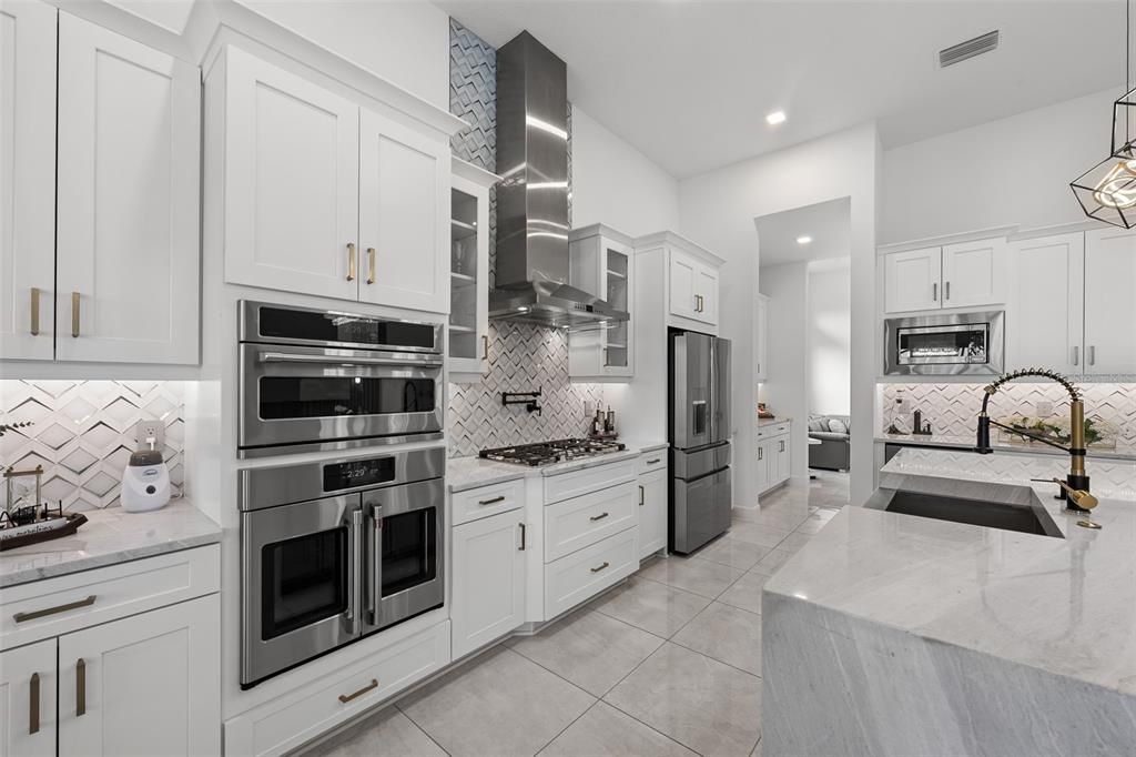 Active With Contract: $1,150,000 (3 beds, 3 baths, 3072 Square Feet)