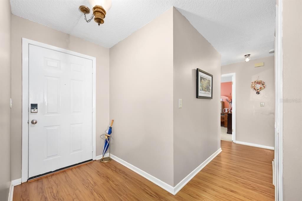 For Sale: $350,000 (3 beds, 2 baths, 1402 Square Feet)