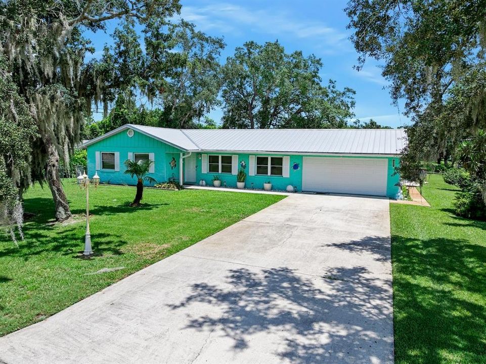 For Sale: $350,000 (3 beds, 2 baths, 1402 Square Feet)
