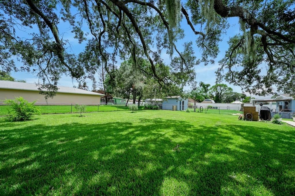 For Sale: $350,000 (3 beds, 2 baths, 1402 Square Feet)