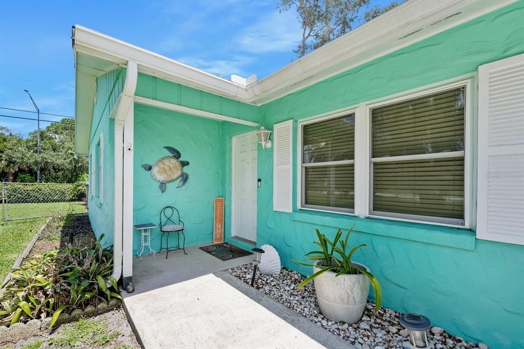 For Sale: $350,000 (3 beds, 2 baths, 1402 Square Feet)