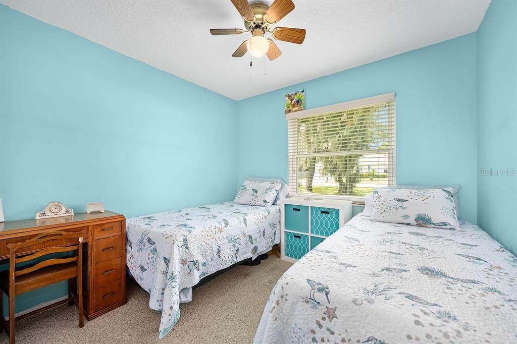 For Sale: $350,000 (3 beds, 2 baths, 1402 Square Feet)