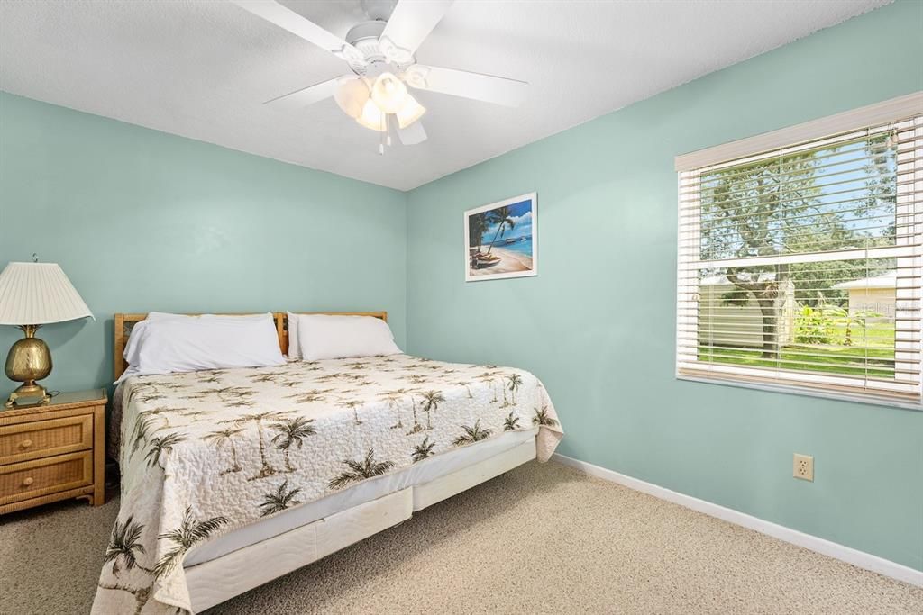 For Sale: $350,000 (3 beds, 2 baths, 1402 Square Feet)
