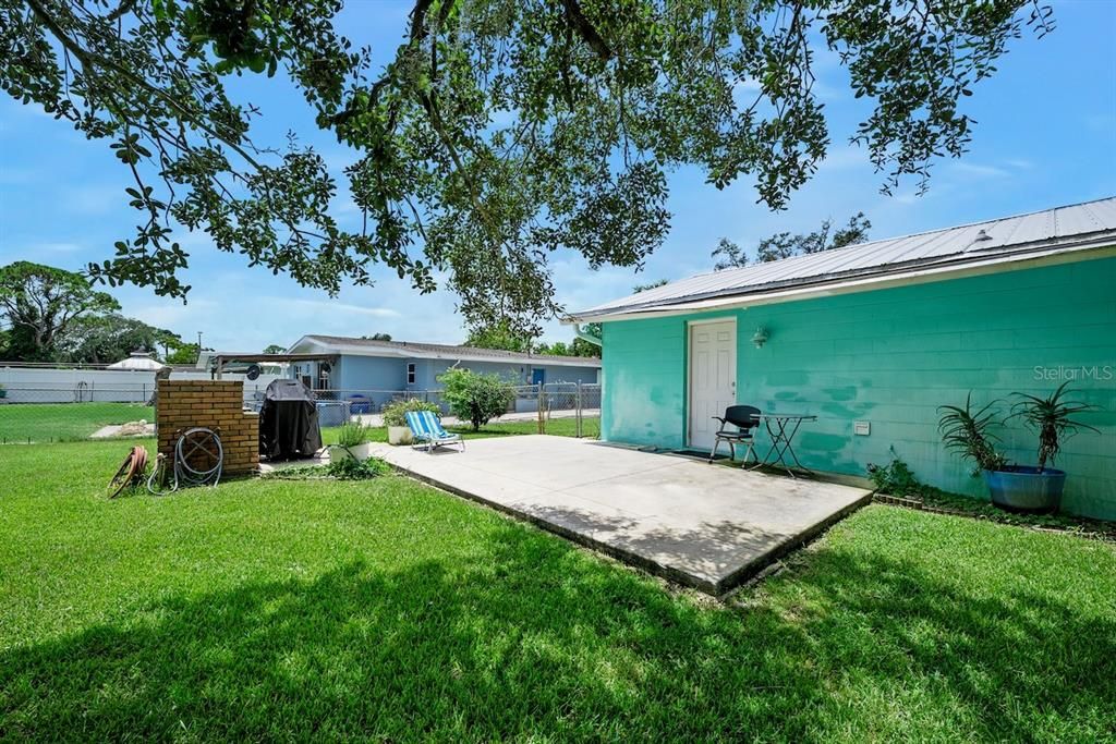 For Sale: $350,000 (3 beds, 2 baths, 1402 Square Feet)