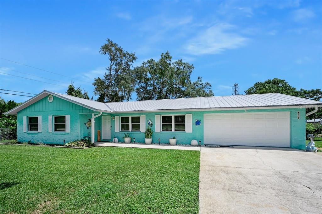 For Sale: $350,000 (3 beds, 2 baths, 1402 Square Feet)