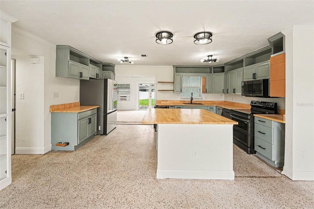 На продажу: $425,000 (2 спален, 2 ванн, 1440 Квадратных фут)