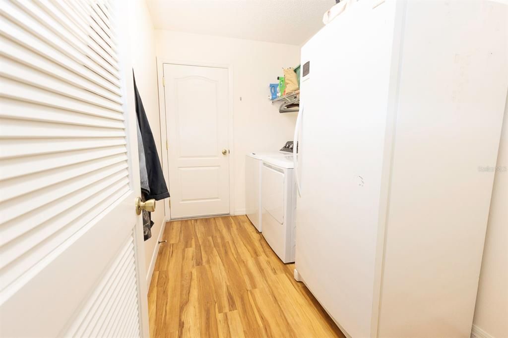 For Sale: $325,000 (2 beds, 2 baths, 1248 Square Feet)
