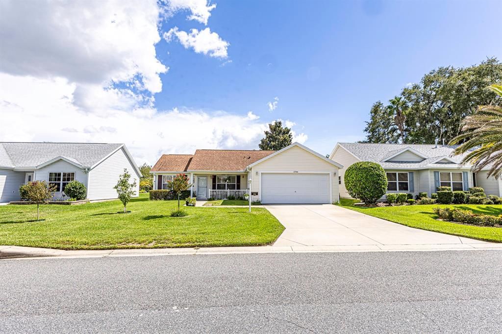 For Sale: $325,000 (2 beds, 2 baths, 1248 Square Feet)