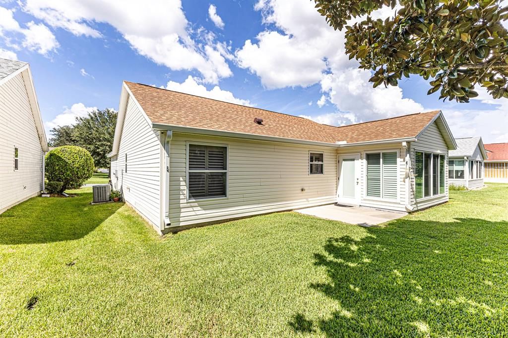For Sale: $325,000 (2 beds, 2 baths, 1248 Square Feet)