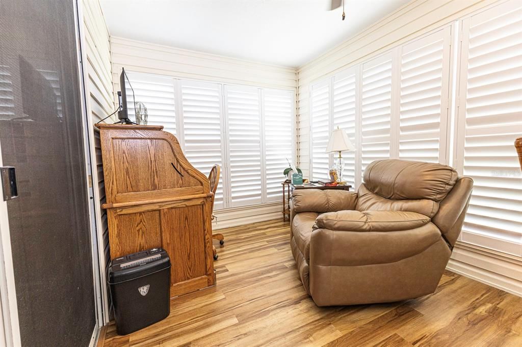 For Sale: $325,000 (2 beds, 2 baths, 1248 Square Feet)
