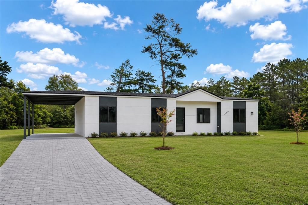 For Sale: $270,000 (3 beds, 3 baths, 1216 Square Feet)