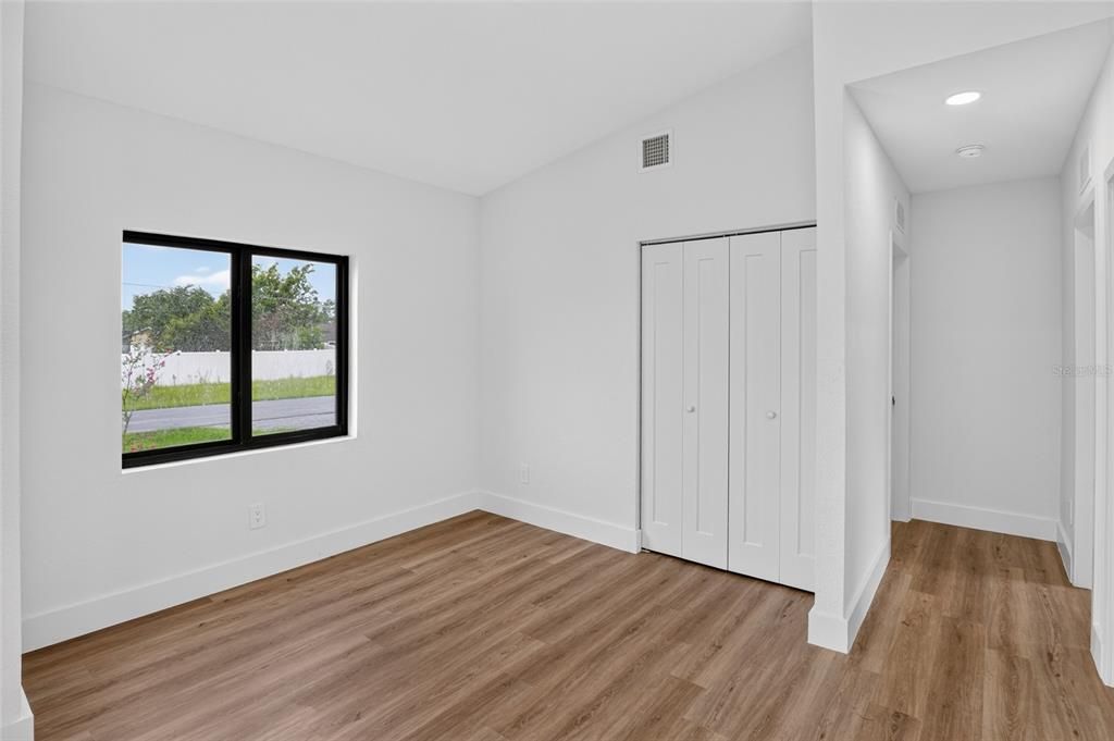 For Sale: $270,000 (3 beds, 3 baths, 1216 Square Feet)