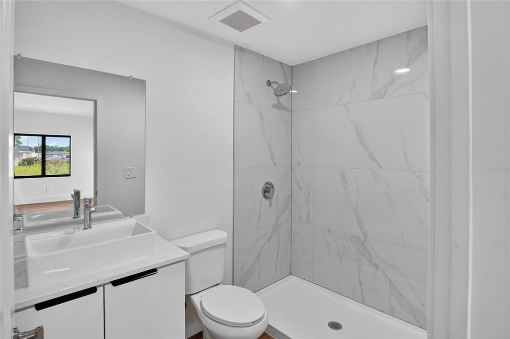 For Sale: $270,000 (3 beds, 3 baths, 1216 Square Feet)
