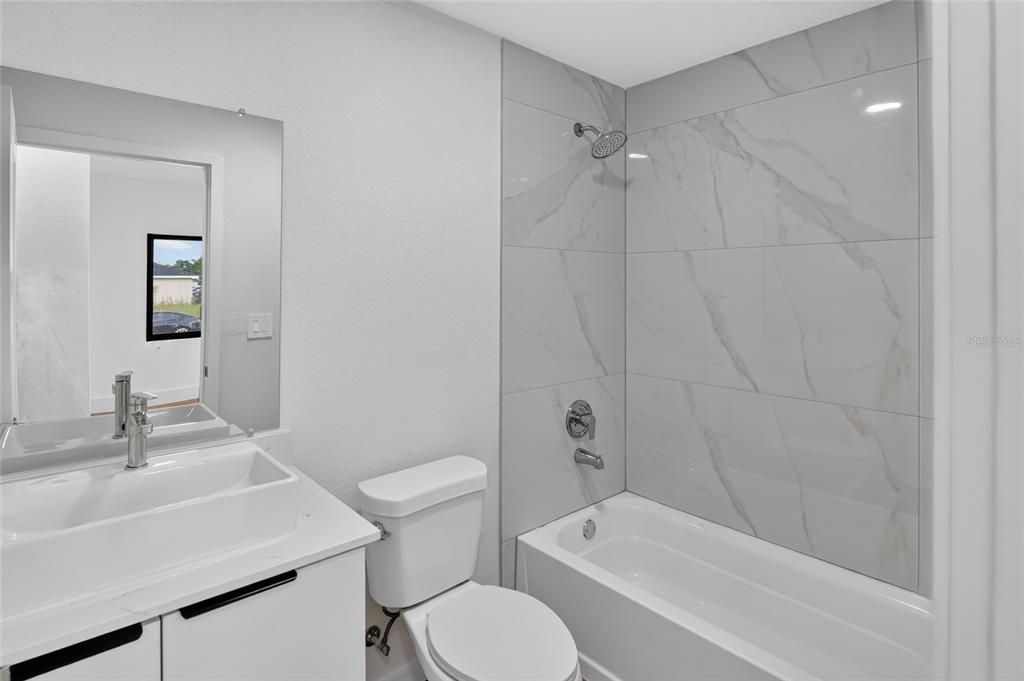 For Sale: $270,000 (3 beds, 3 baths, 1216 Square Feet)