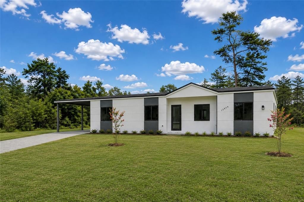 For Sale: $270,000 (3 beds, 3 baths, 1216 Square Feet)