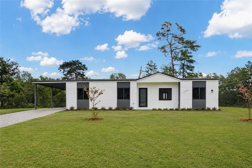 For Sale: $270,000 (3 beds, 3 baths, 1216 Square Feet)