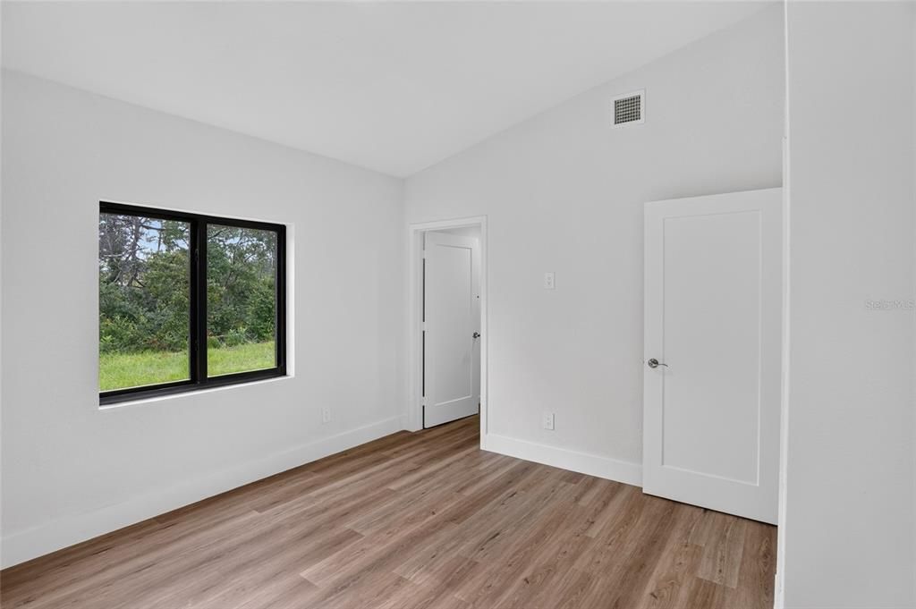 For Sale: $270,000 (3 beds, 3 baths, 1216 Square Feet)