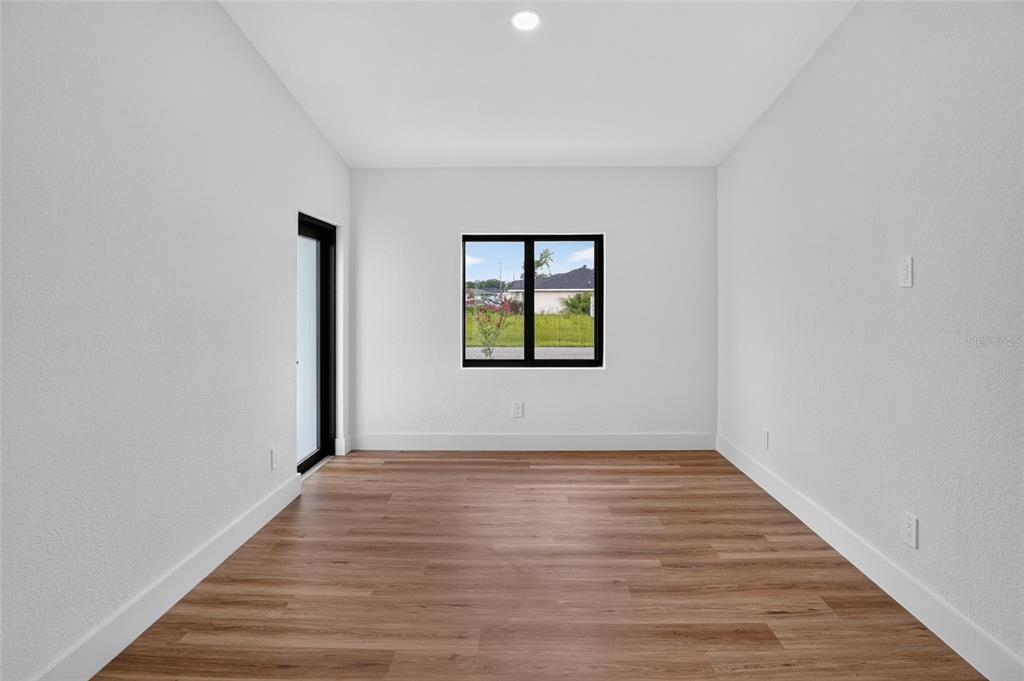 For Sale: $270,000 (3 beds, 3 baths, 1216 Square Feet)
