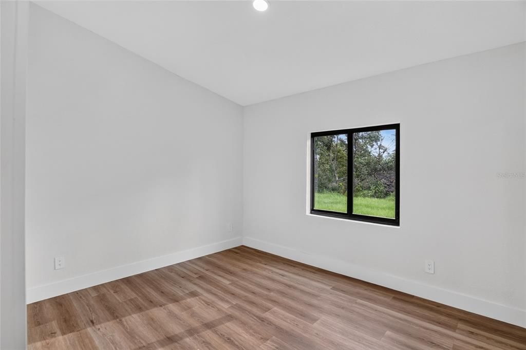 For Sale: $270,000 (3 beds, 3 baths, 1216 Square Feet)