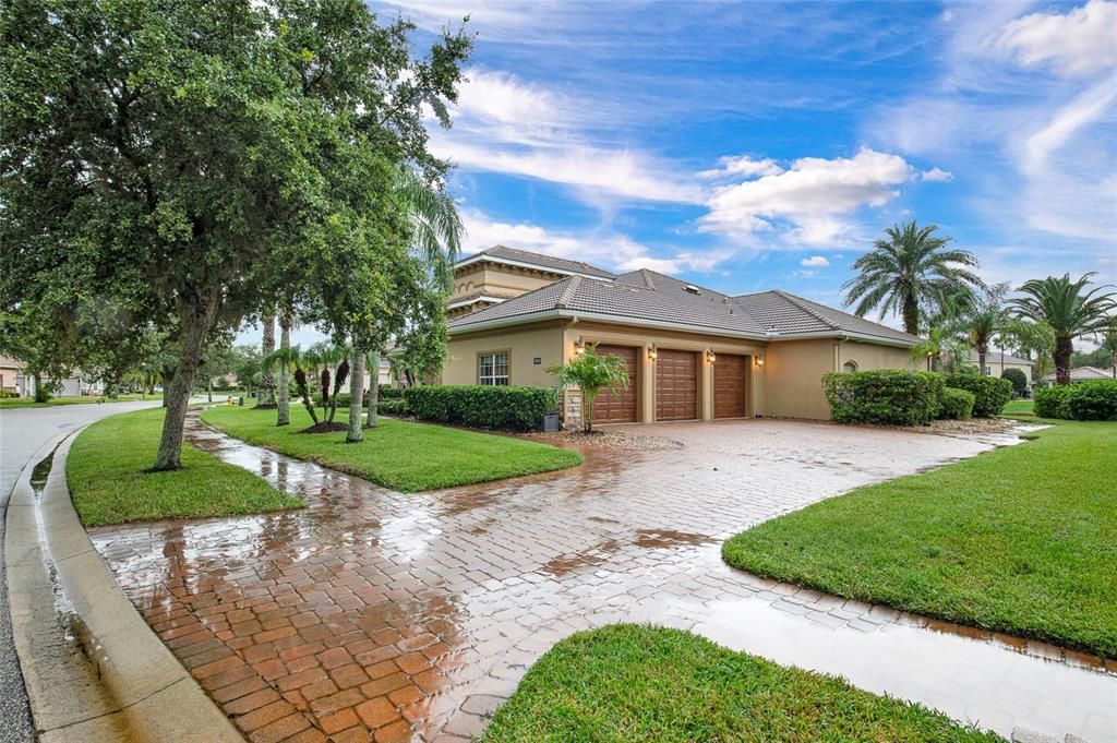 For Sale: $1,149,000 (4 beds, 3 baths, 3487 Square Feet)