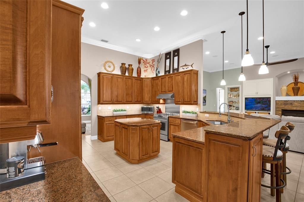 For Sale: $1,149,000 (4 beds, 3 baths, 3487 Square Feet)