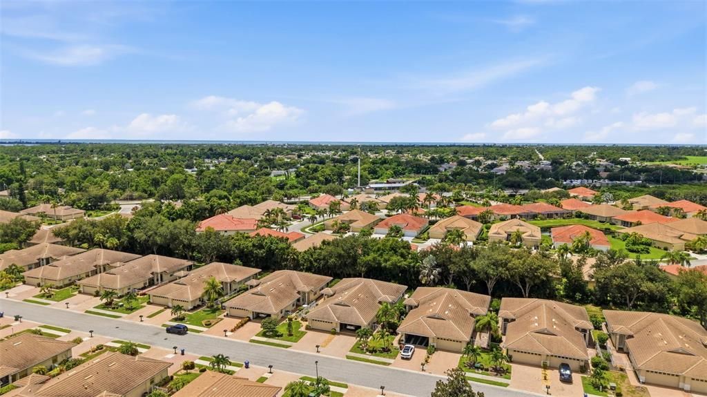 На продажу: $299,900 (2 спален, 2 ванн, 1493 Квадратных фут)