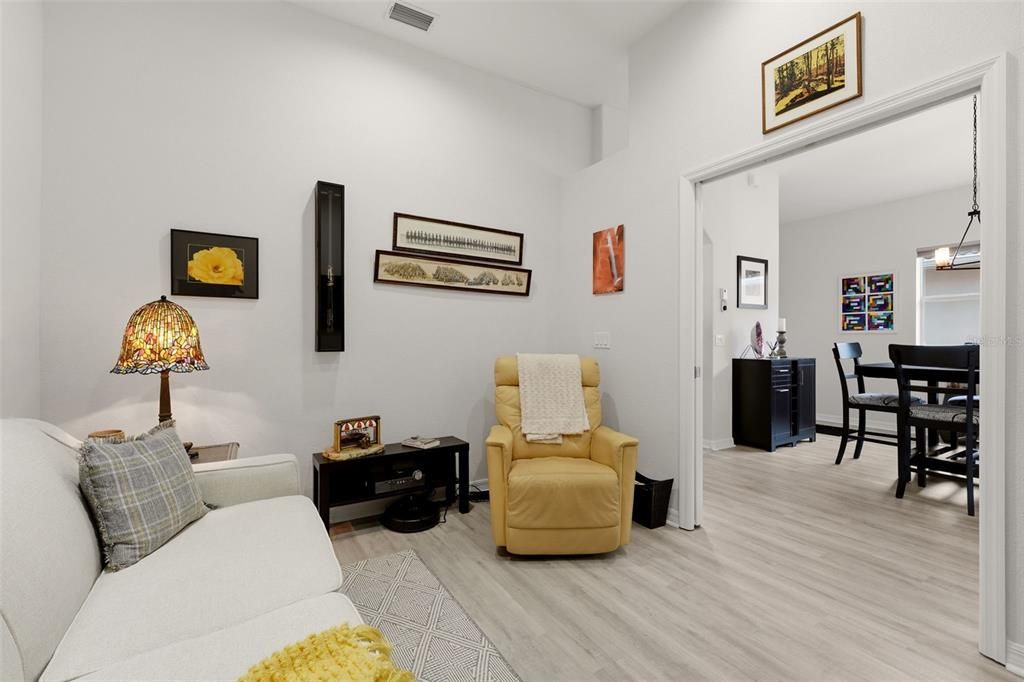 На продажу: $299,900 (2 спален, 2 ванн, 1493 Квадратных фут)