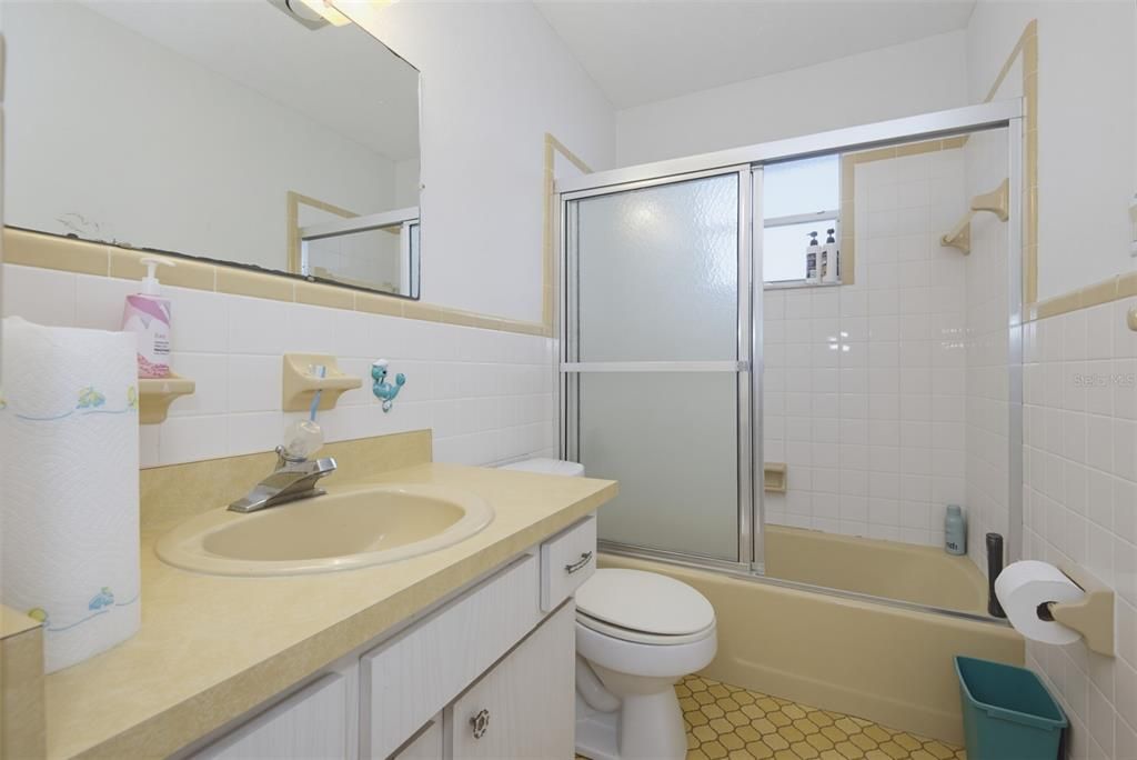 En Venta: $1,150,000 (3 camas, 2 baños, 1646 Pies cuadrados)