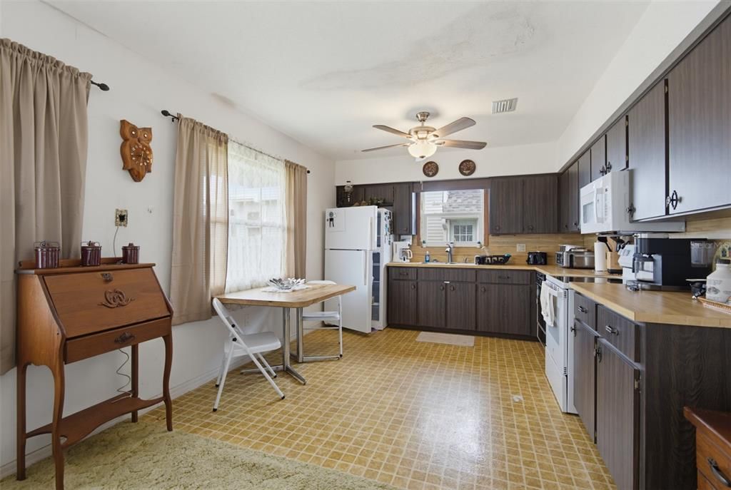 En Venta: $1,150,000 (3 camas, 2 baños, 1646 Pies cuadrados)