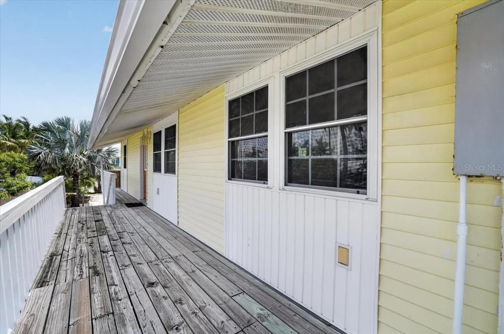 For Sale: $1,250,000 (3 beds, 2 baths, 1176 Square Feet)