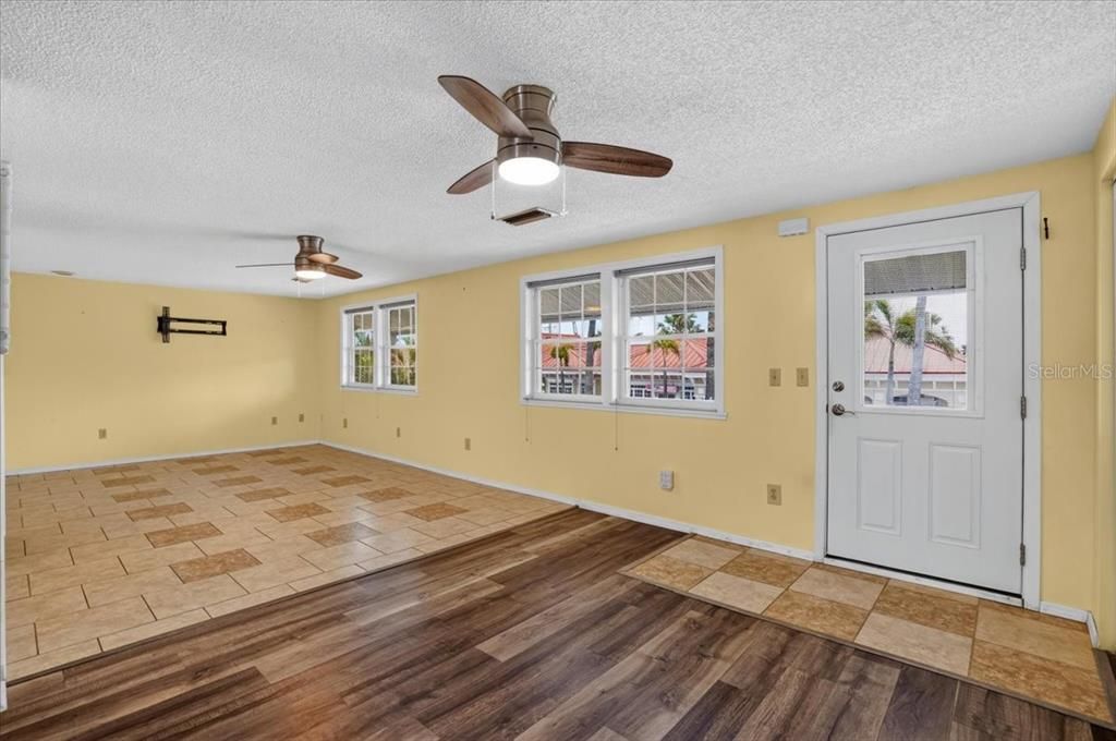 For Sale: $1,250,000 (3 beds, 2 baths, 1176 Square Feet)