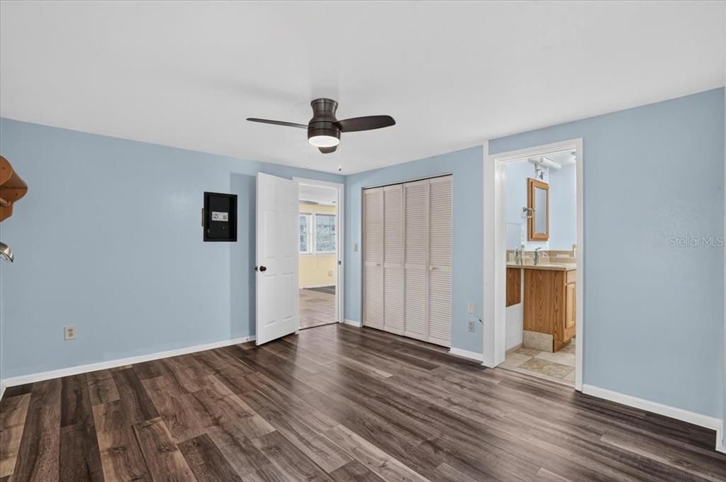 For Sale: $1,250,000 (3 beds, 2 baths, 1176 Square Feet)