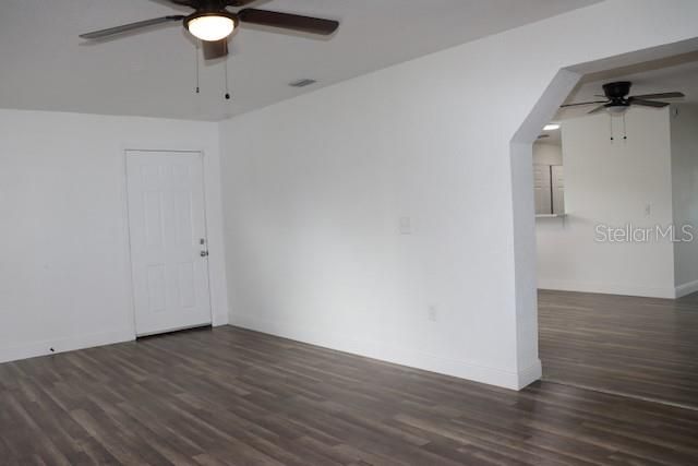 For Sale: $299,900 (4 beds, 1 baths, 1608 Square Feet)