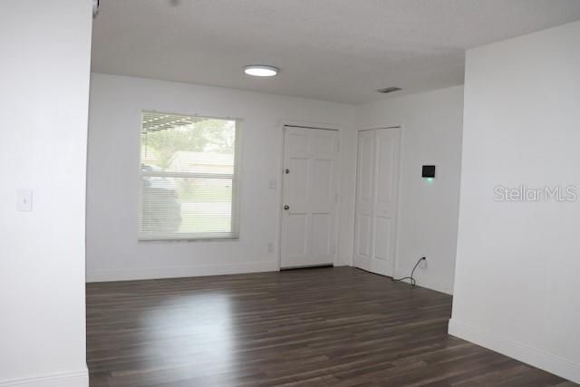 For Sale: $299,900 (4 beds, 1 baths, 1608 Square Feet)