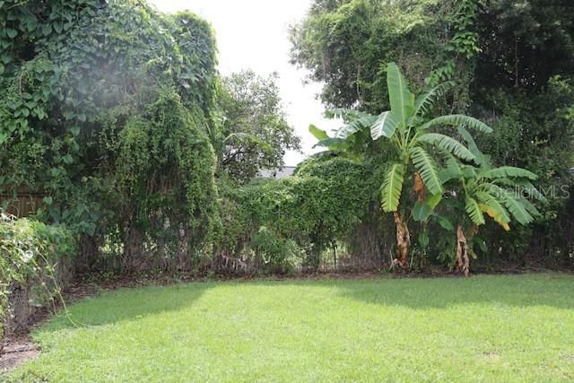 For Sale: $299,900 (4 beds, 1 baths, 1608 Square Feet)