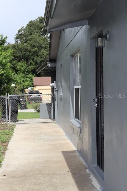 For Sale: $299,900 (4 beds, 1 baths, 1608 Square Feet)