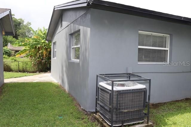 For Sale: $299,900 (4 beds, 1 baths, 1608 Square Feet)