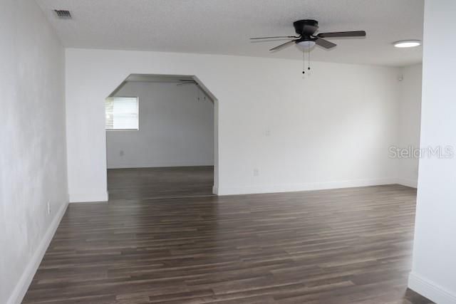 For Sale: $299,900 (4 beds, 1 baths, 1608 Square Feet)