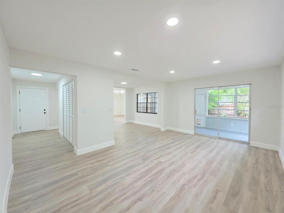 For Sale: $310,000 (4 beds, 2 baths, 1666 Square Feet)