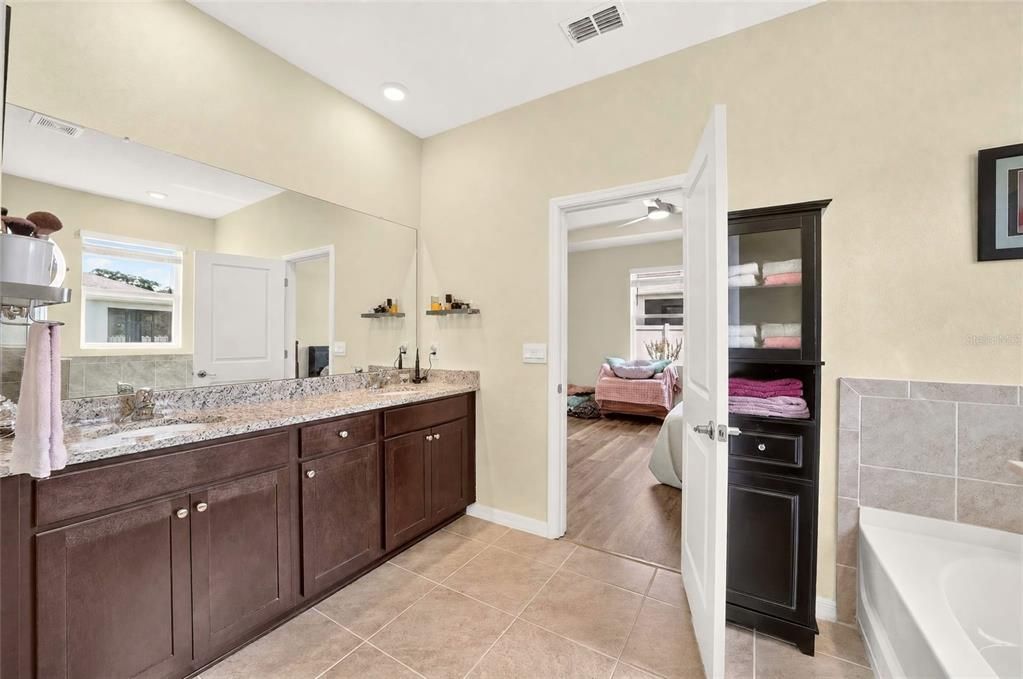 For Sale: $275,000 (3 beds, 2 baths, 1851 Square Feet)