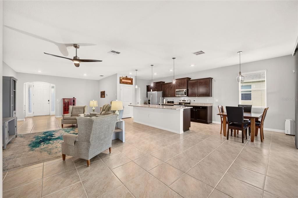 For Sale: $275,000 (3 beds, 2 baths, 1851 Square Feet)