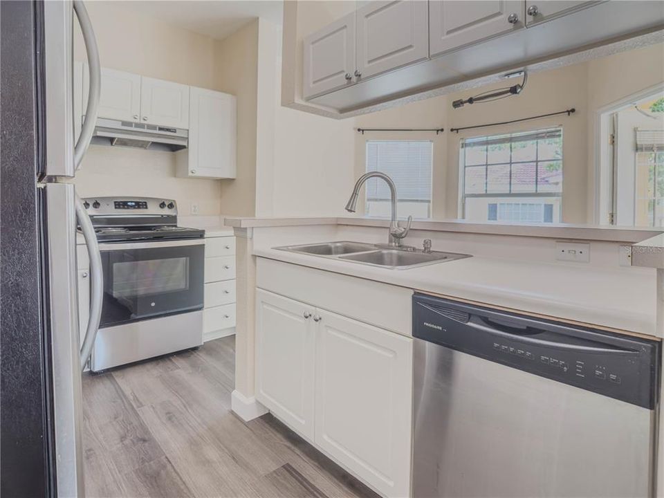 For Rent: $1,750 (2 beds, 2 baths, 1117 Square Feet)