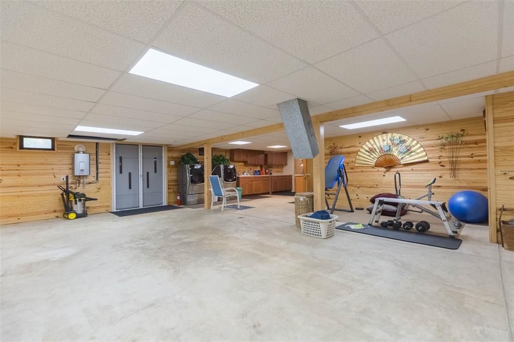 For Sale: $1,599,000 (4 beds, 4 baths, 5578 Square Feet)