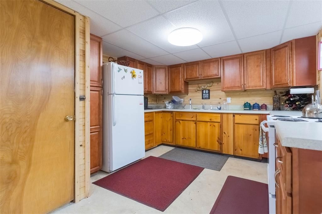 For Sale: $1,599,000 (4 beds, 4 baths, 5578 Square Feet)
