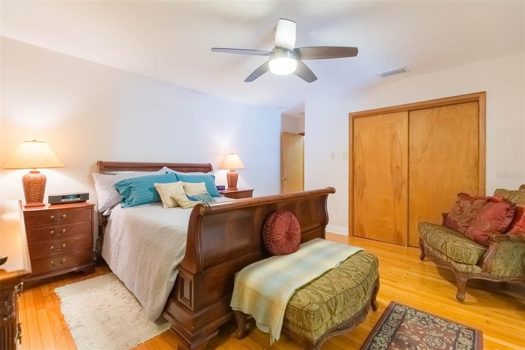 For Sale: $1,599,000 (4 beds, 4 baths, 5578 Square Feet)