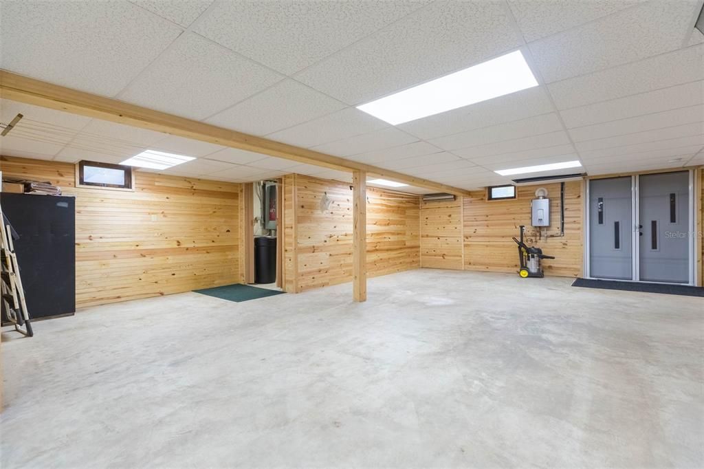 For Sale: $1,599,000 (4 beds, 4 baths, 5578 Square Feet)