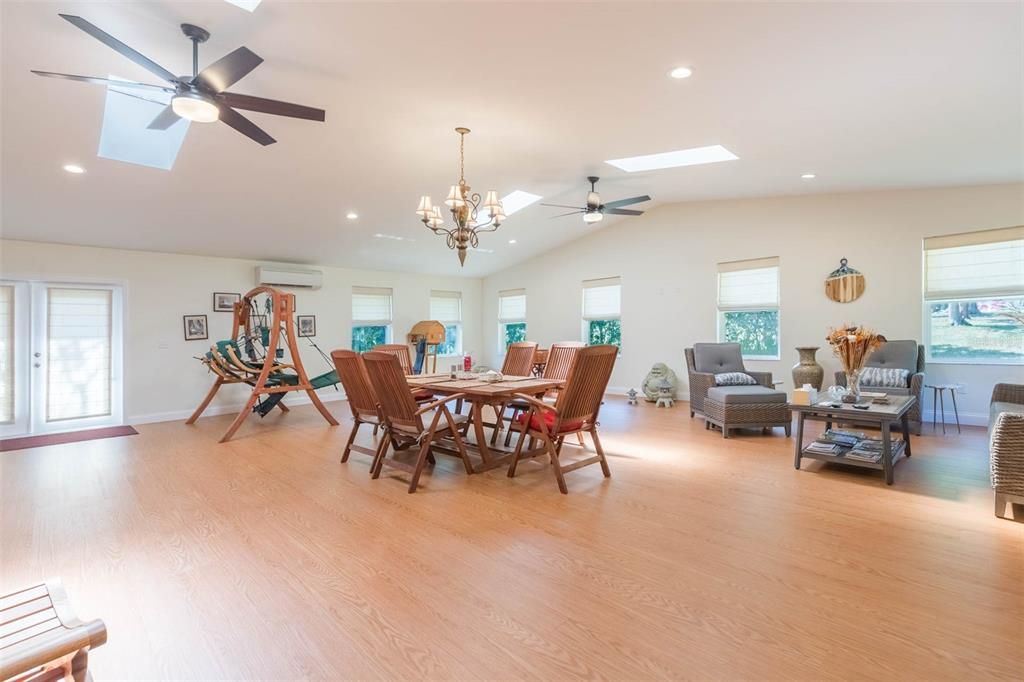 For Sale: $1,599,000 (4 beds, 4 baths, 5578 Square Feet)